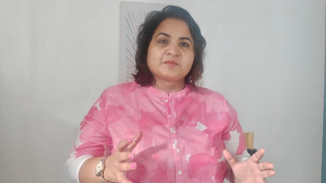 Neha Singla teaching an Akashic Records training